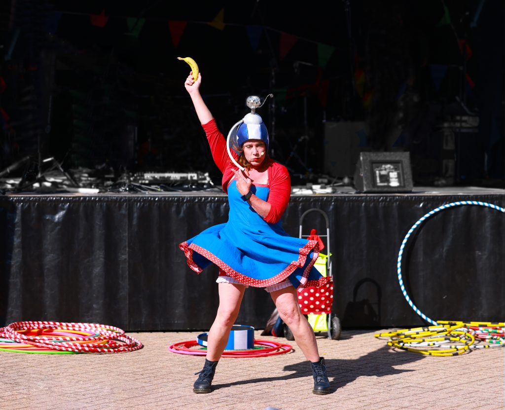 Big Splash 23 The Super Hooper Hula Hooping Street Show 