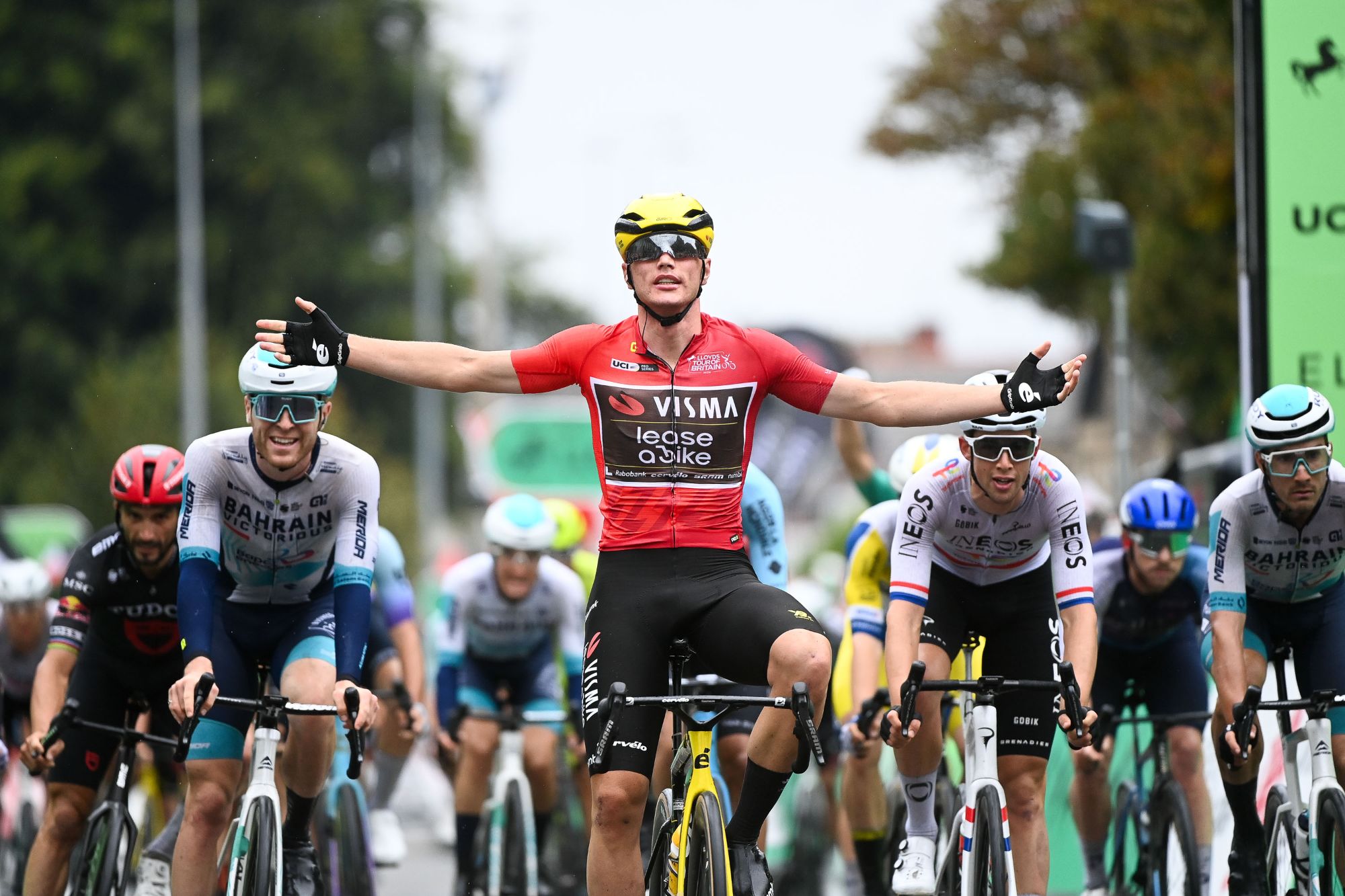 Stage 6_Olav Kooij wins stage six in Cardiff (Credit SWpix.com).jpg